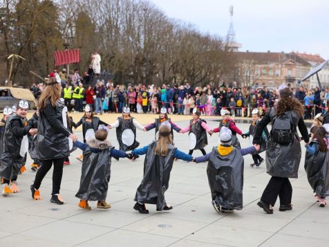 IMG-bc9a19a54afdb0fa38abbe2a170b10f9-V IMG-bc9a19a54afdb0fa38abbe2a170b10f9-V